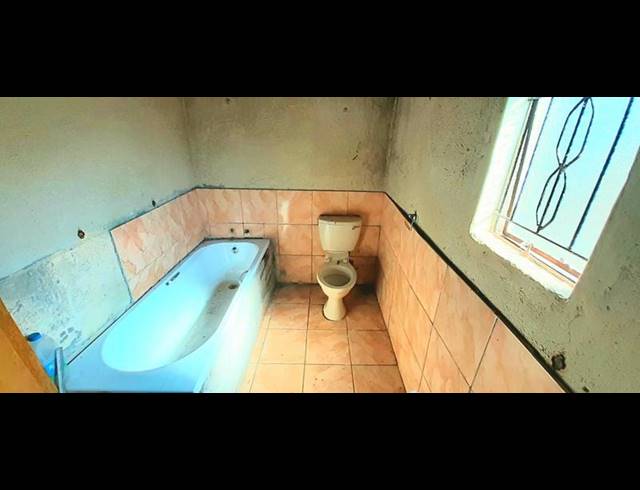 3 BEDROOM HOUSE FOR SALE IN SESHEGO E